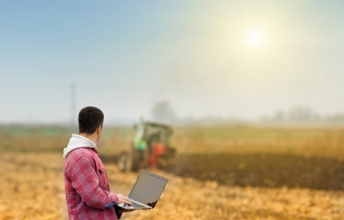 DOJUS agro un eAgronom apvieno spēkus videi draudzīgāku lauksaimniecības prakšu ieviešanā