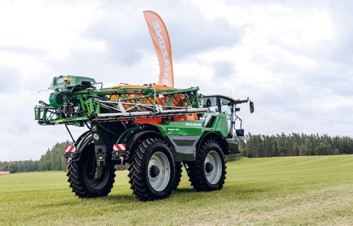 Pašgājējsmidzinātājs: AMAZONE Pantera 7004