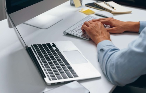 Vai dokumentēt datora, telefona un citu ierīču nodošanu darbiniekam